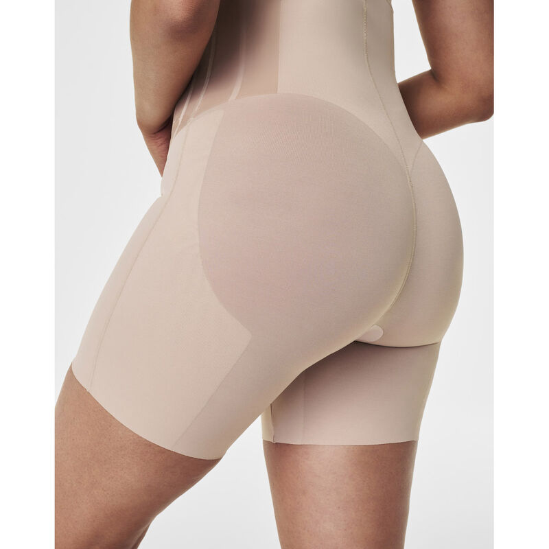SPANX Supersculpt Total Contour High Waist Short image number 1